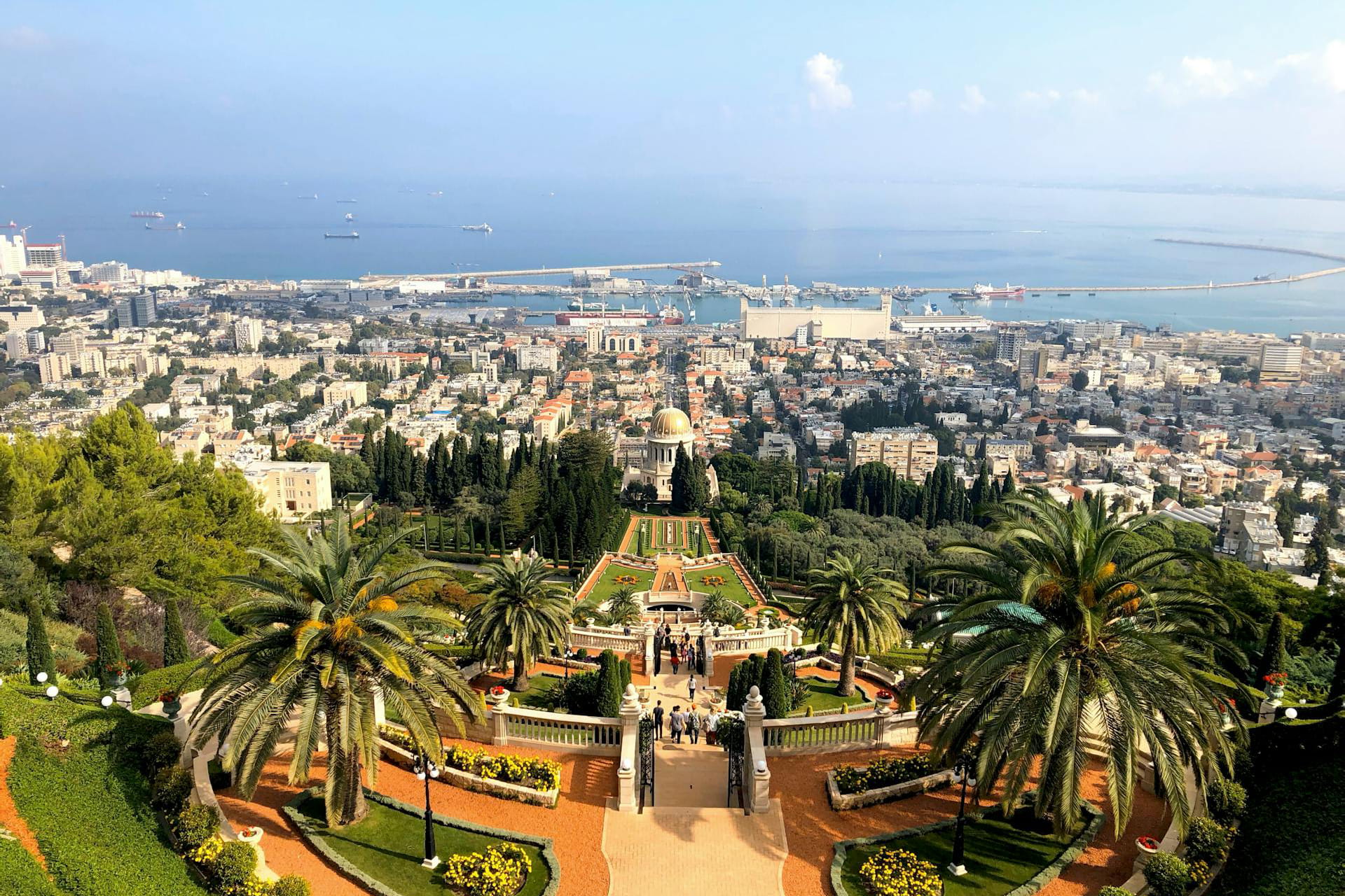 Skyline inmobiliario costero israelí a lo largo de un gran corredor de crecimiento